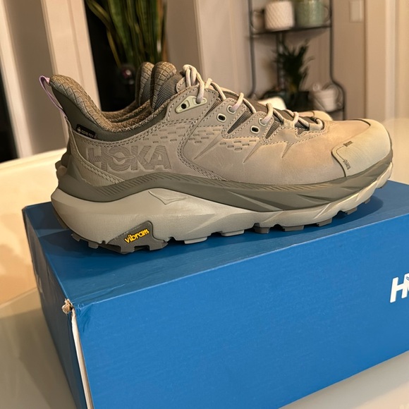 Hoka One One Kaha - Size L 9.5B - Picture 4 of 8